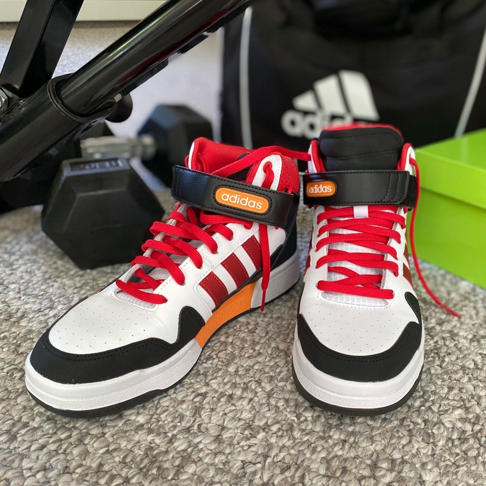ADIDAS Neo Men’s Basketball Shoes (Size 9)